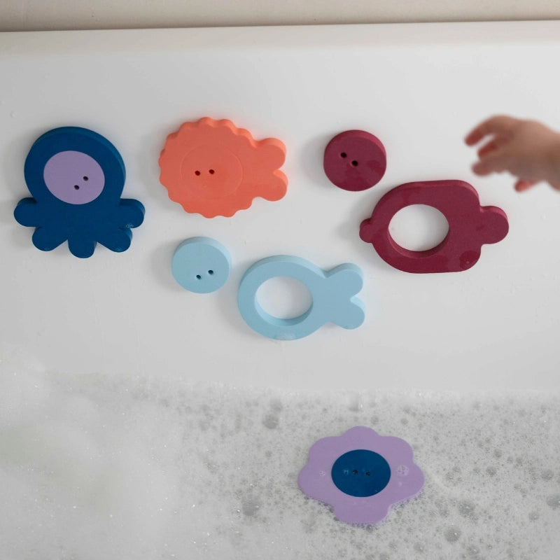 Bath Puzzle Sea Side in Action – toddlers float, stick, and match sea creatures for fun