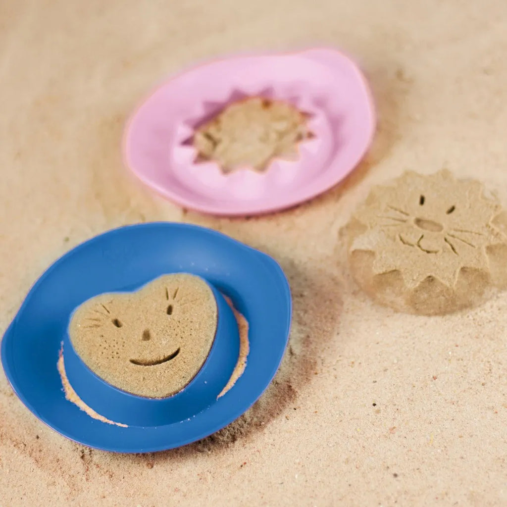 Magic Shapers to create shapes in sand at the beach