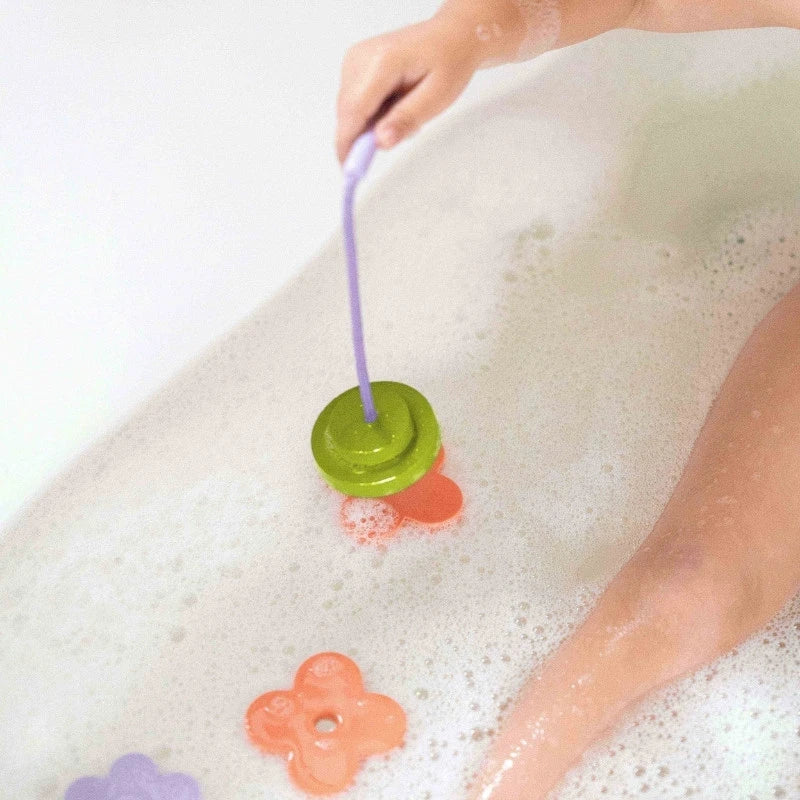 Toddlers playing together with Fishing Frog Pond bath set