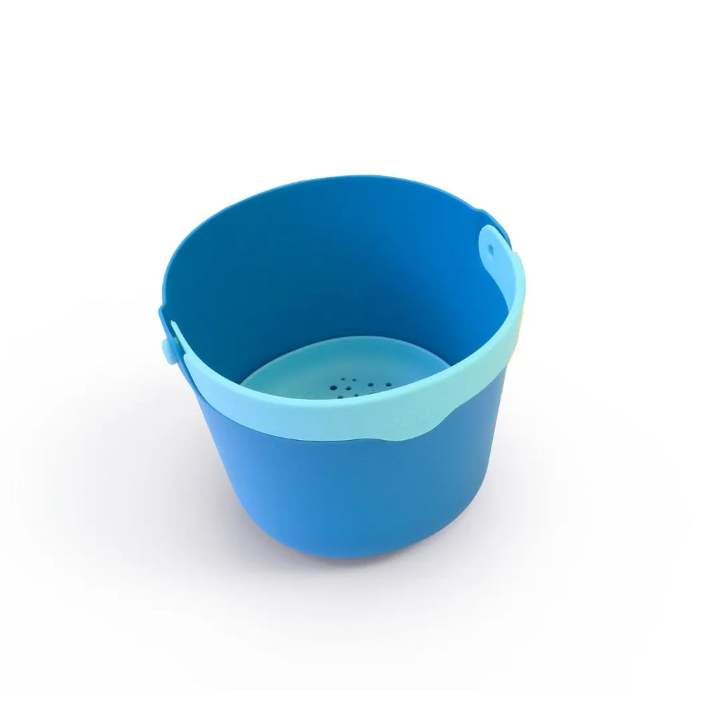 Ocean Bucki Spill-Proof Bucket – spill-proof sand and water play toy